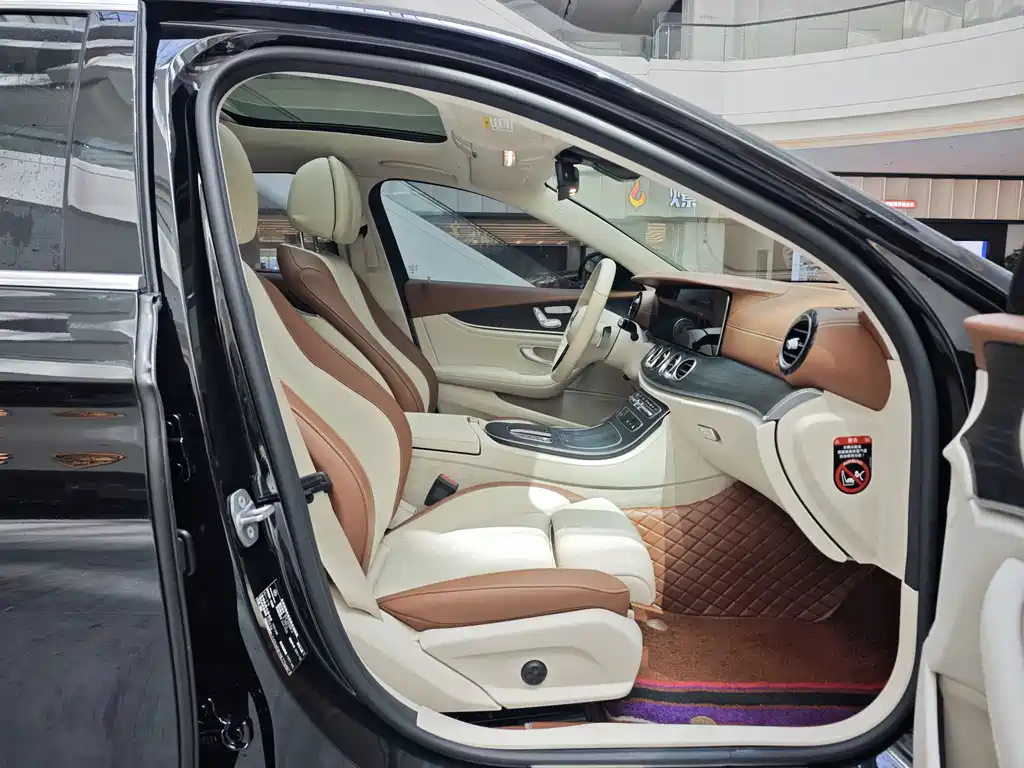 Mercedes-Benz E-Class 2022 — фото 11