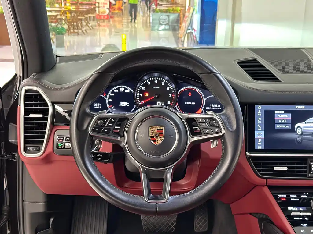 Porsche Cayenne 2019 — фото 17