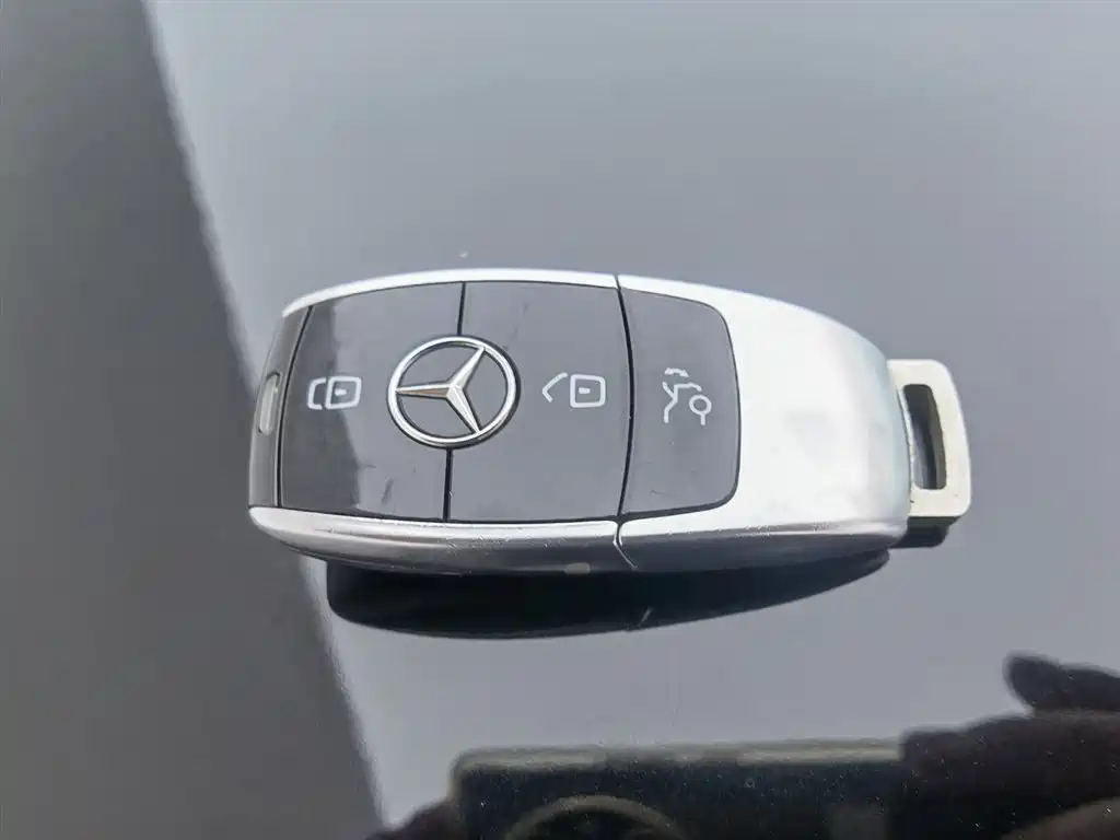 Mercedes-Benz E-Class 2022 — фото 19