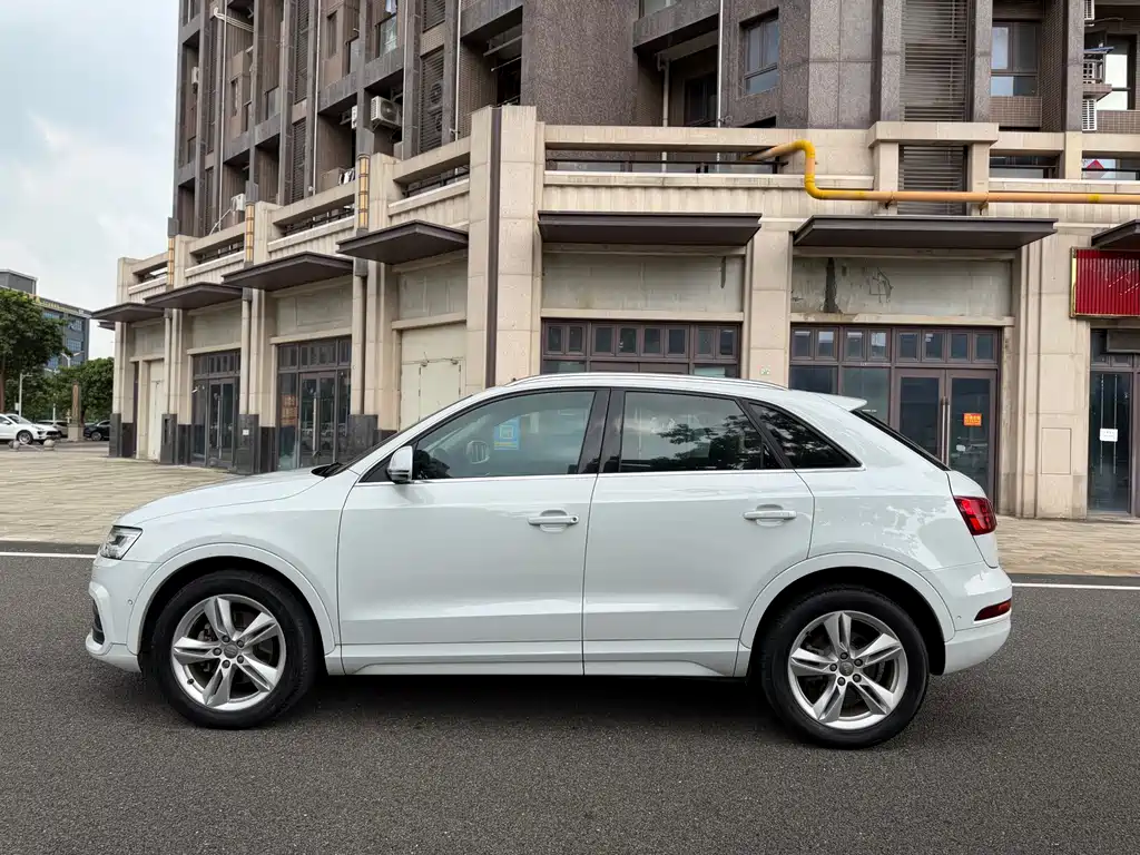 Audi Q3 2018 — фото 11