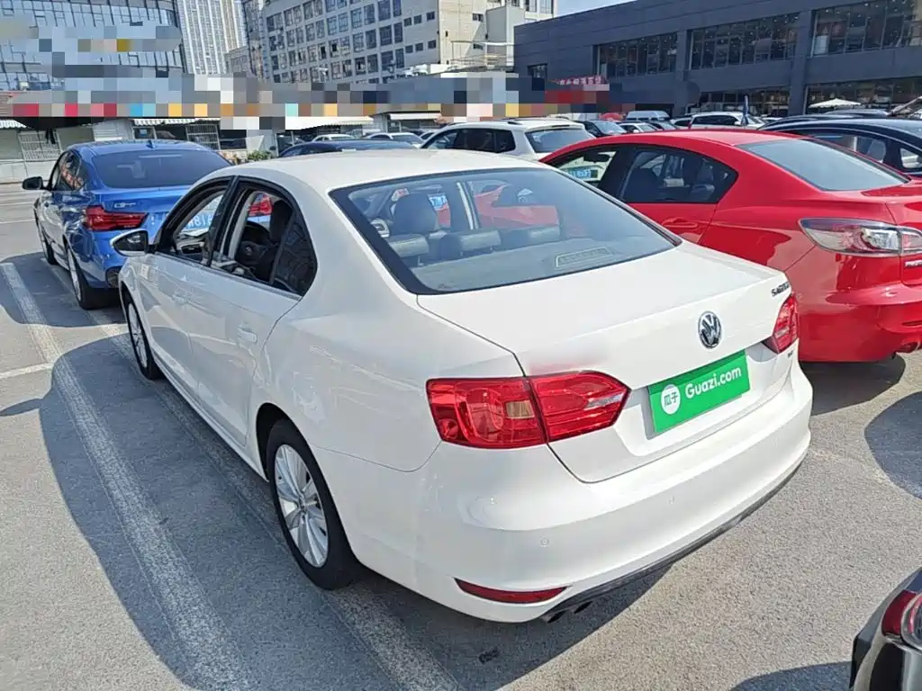 Volkswagen Sagitar 2015