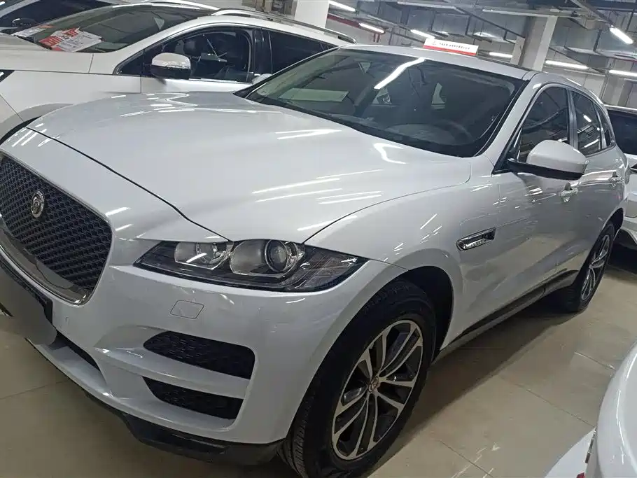 Jaguar F-PACE 2016
