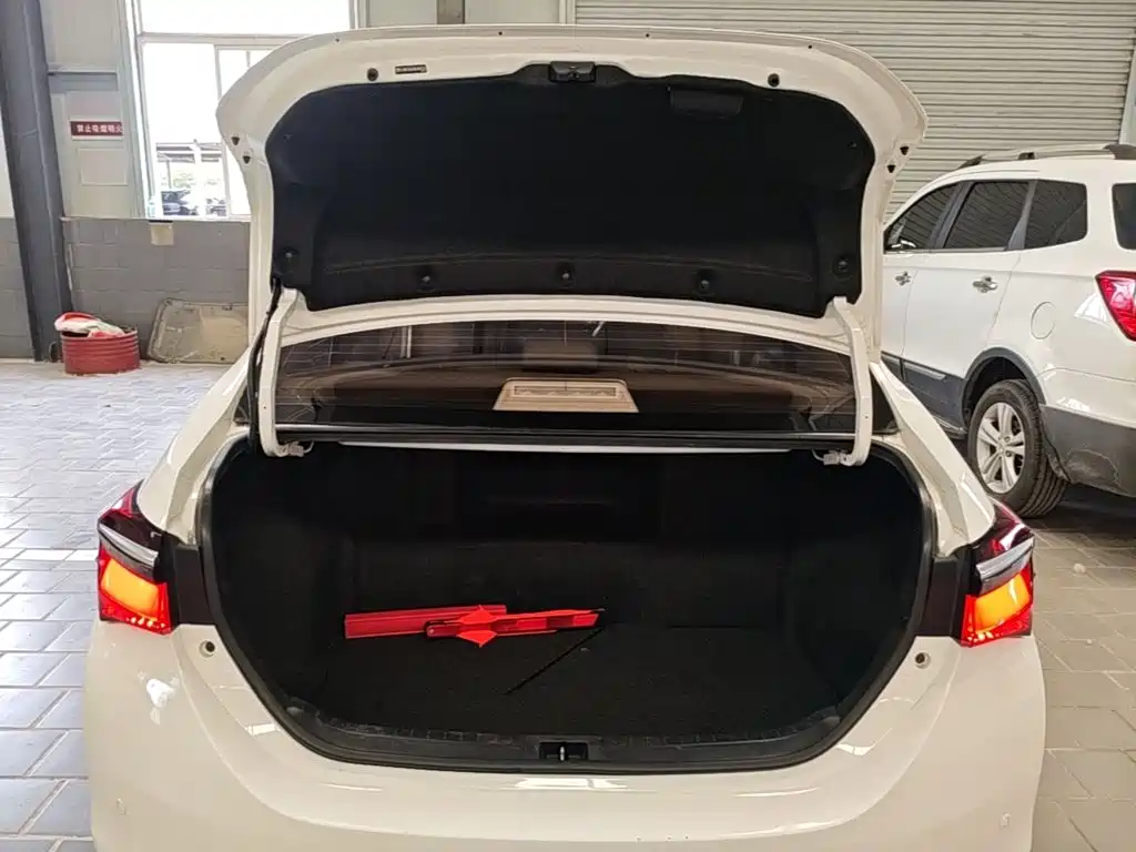 Toyota Corolla 2016 — фото 19