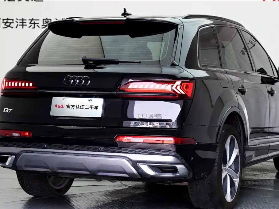 Audi Q7 2020 — фото 23