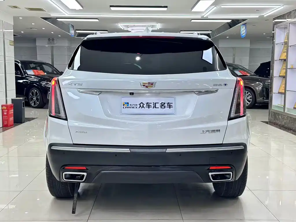 Cadillac XT5 2024 — фото 6