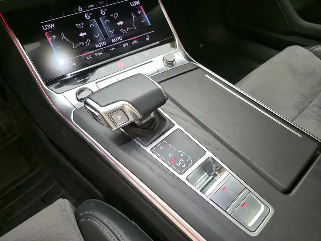 Audi A6L 2024 — фото 14