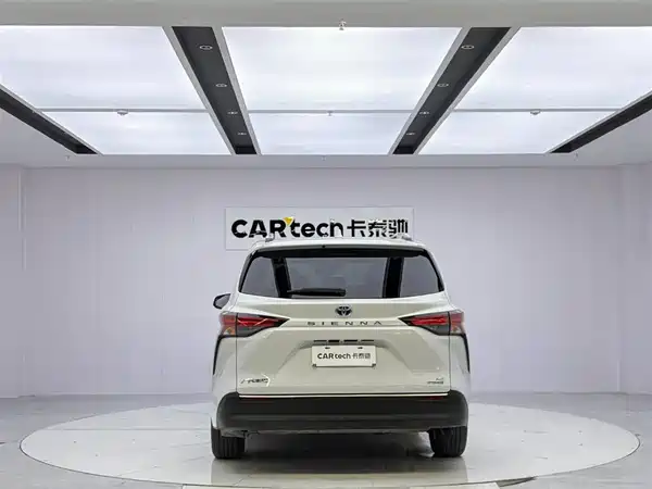 Toyota Sienna 2023