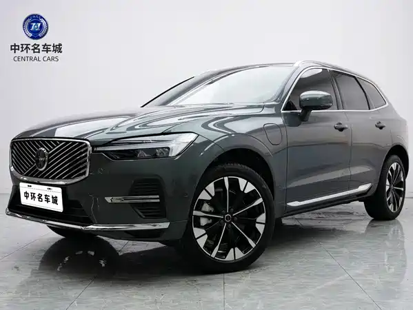 Volvo XC60 Plug-In Hybrid 2025