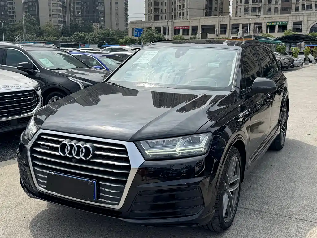 Audi Q7 2018 — фото 1