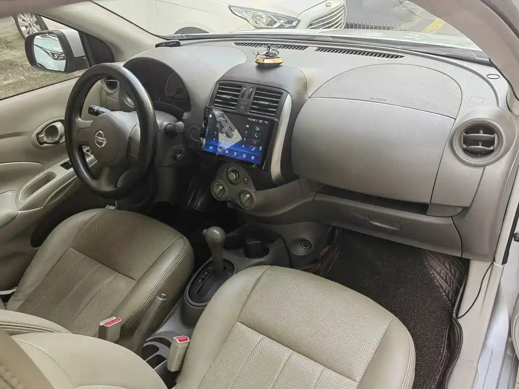 Nissan Sunny 2012 — фото 4