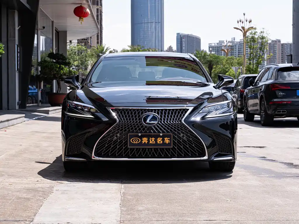 Lexus LS 2018