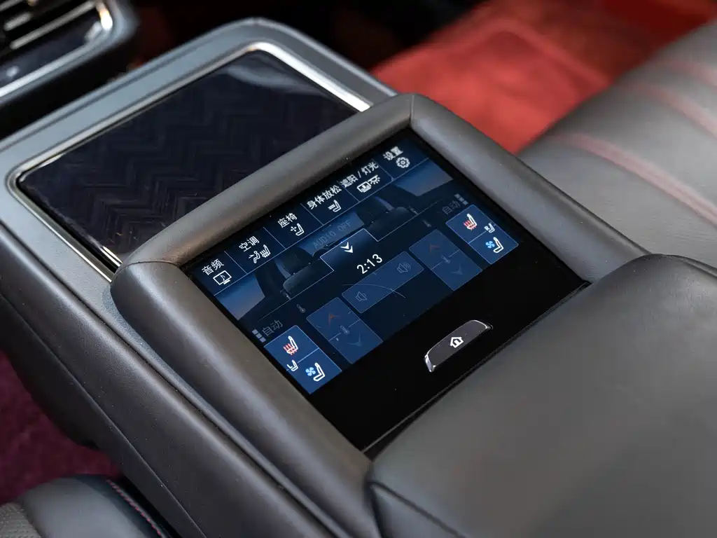 Lexus LS 2018 — фото 19