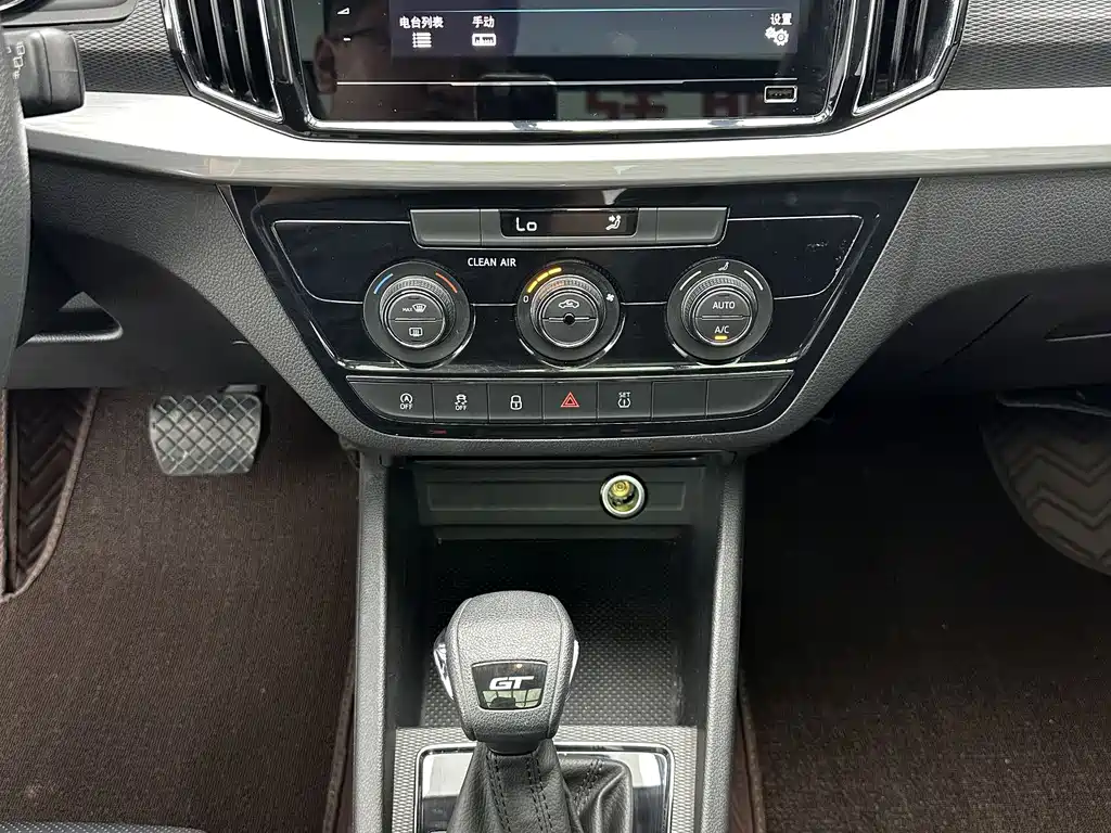 Skoda Kamiq 2022 — фото 17