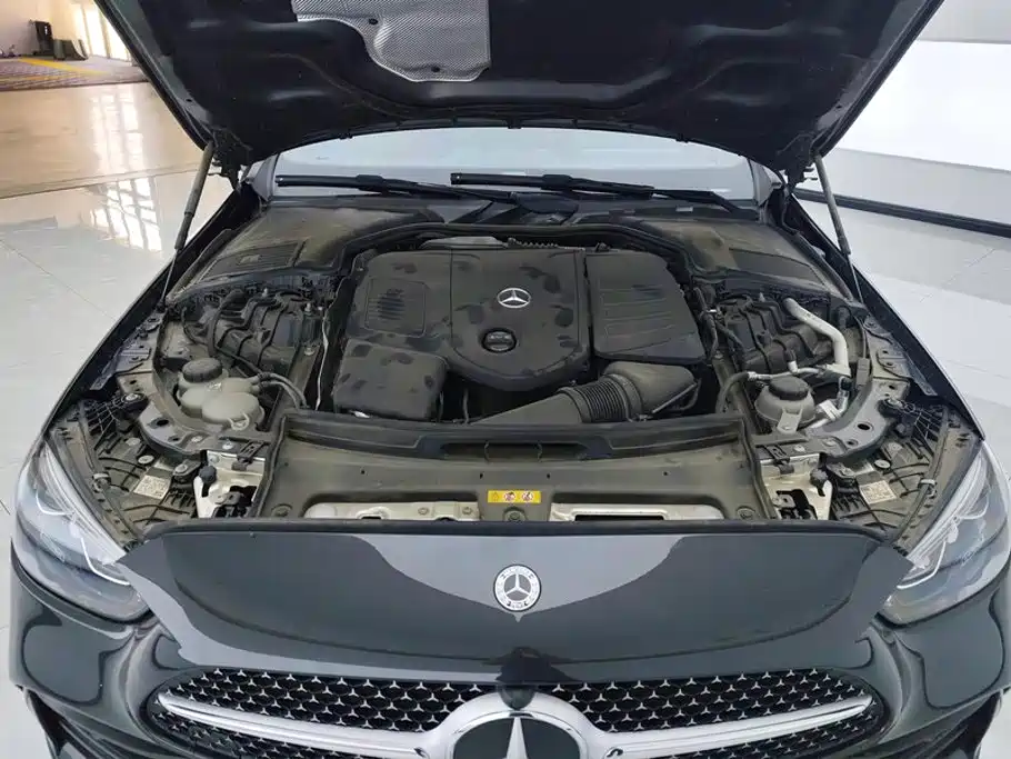 Mercedes-Benz C-Class 2024 — фото 10
