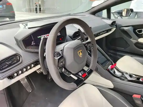 Lamborghini Huracan 2020