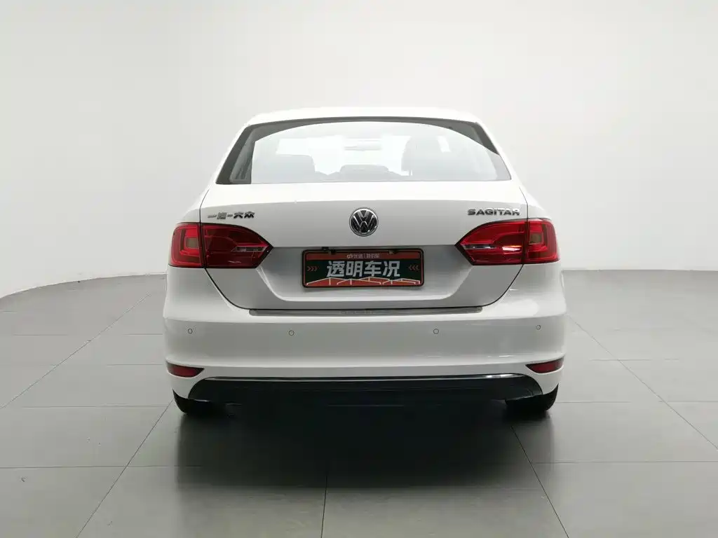 Volkswagen Sagitar 2015