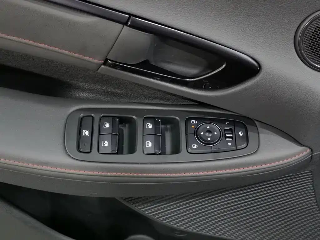 Hyundai Sonata 2025 — фото 9