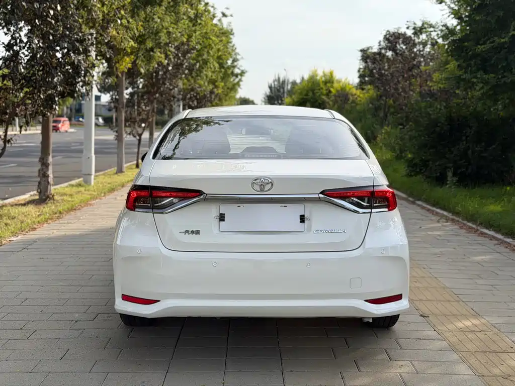 Toyota Corolla 2023 — фото 18