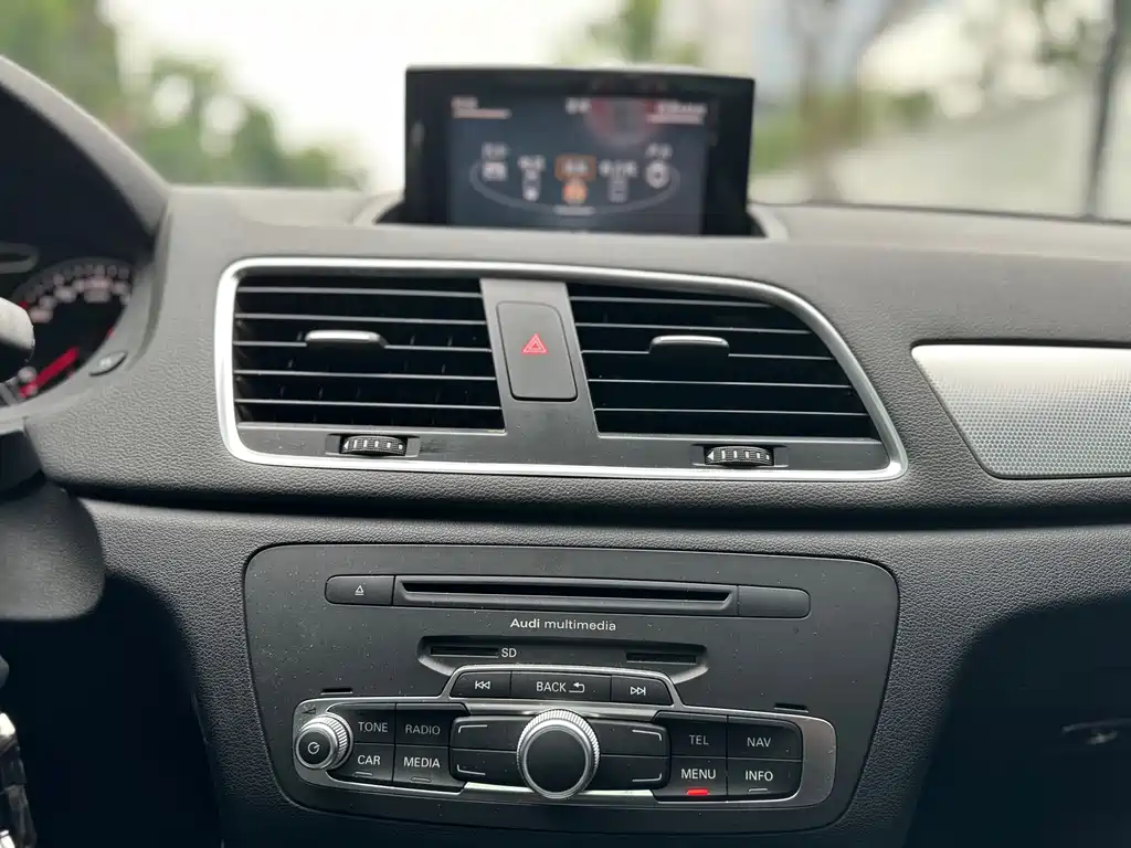 Audi Q3 2014 — фото 18