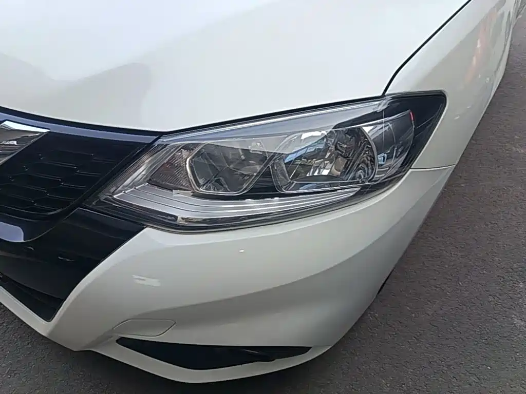 Nissan Tiida 2016 — фото 24