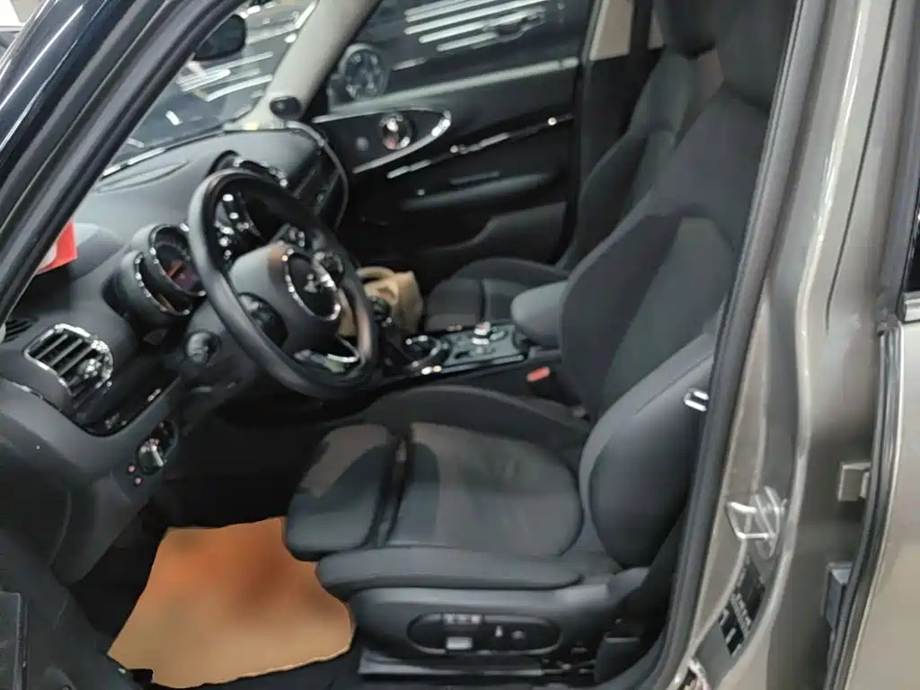 MINI Clubman 2018 — фото 15