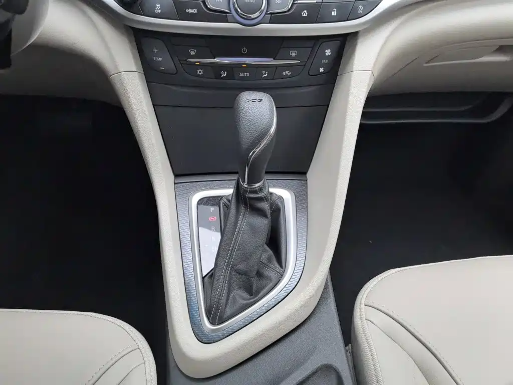Buick Excelle GT 2019 — фото 13