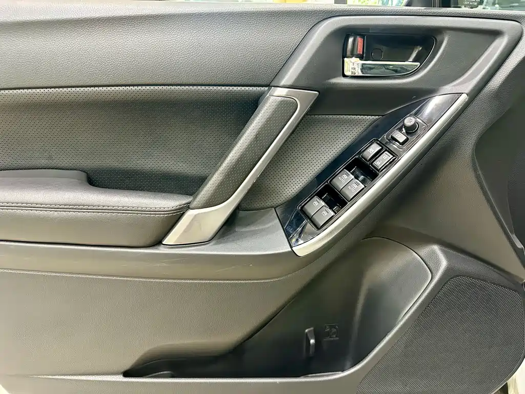 Subaru Forester 2018 — фото 17