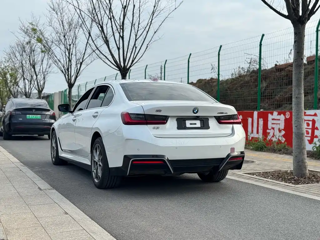 BMW i3 2024