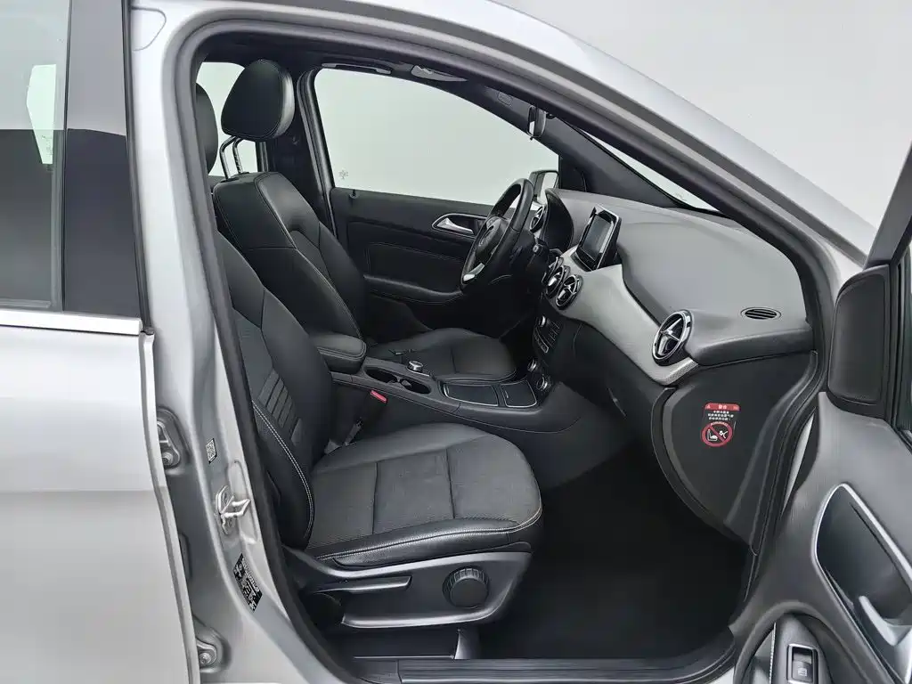 Mercedes-Benz B-Class 2015 — фото 23