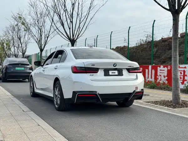 BMW i3 2024