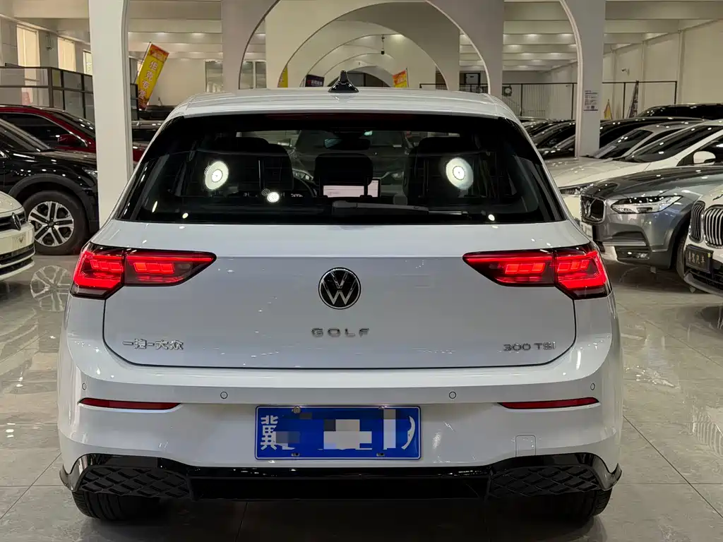 Volkswagen Golf 2025