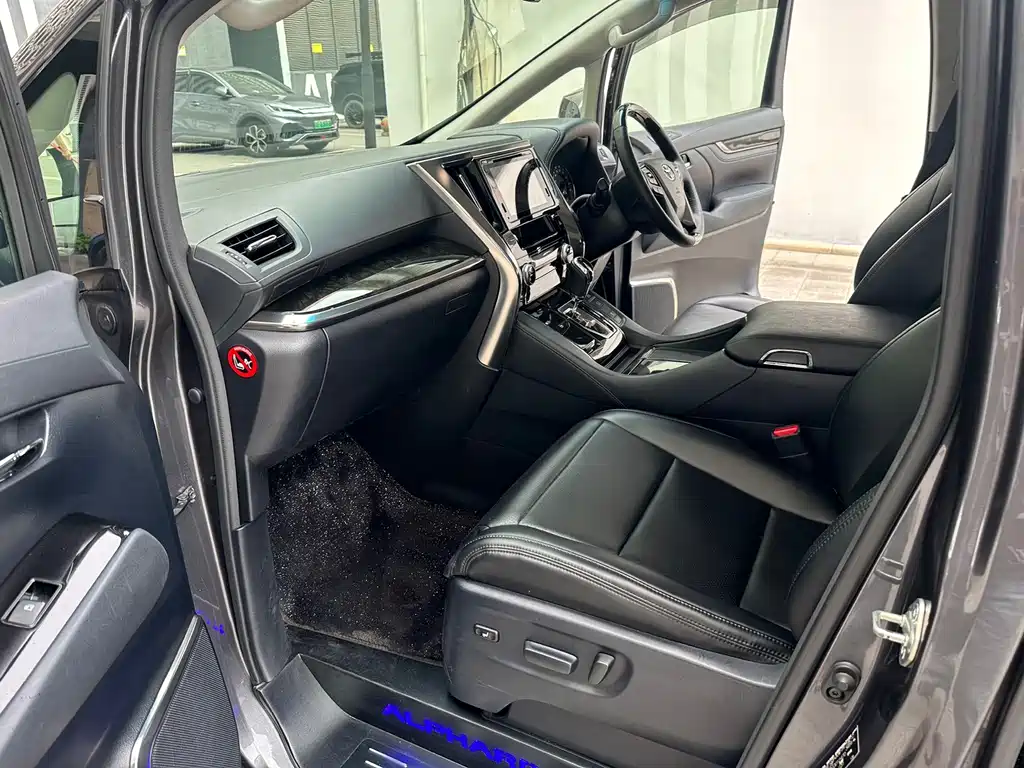 Toyota Alphard 2015 — фото 4