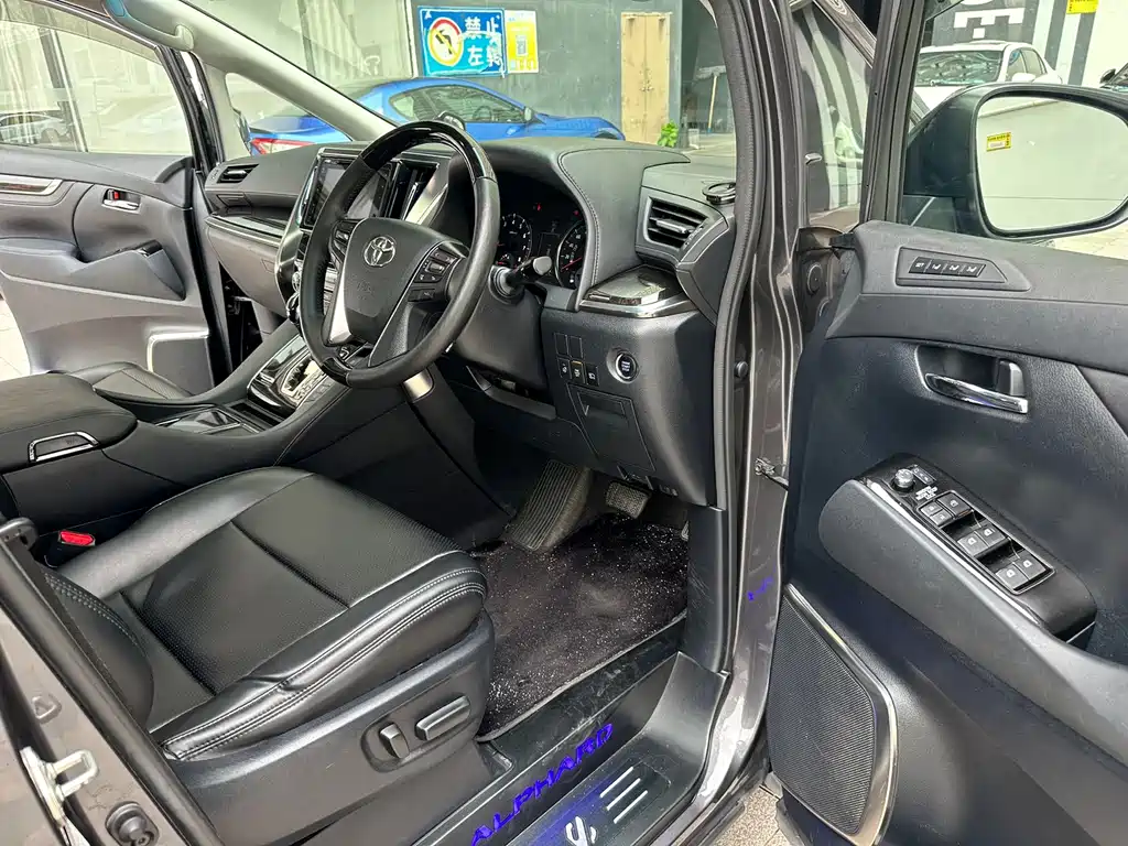 Toyota Alphard 2015 — фото 15
