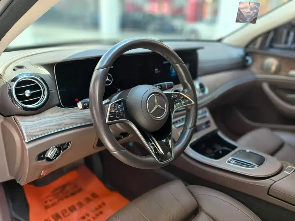 Mercedes-Benz E-Class 2023 — фото 14