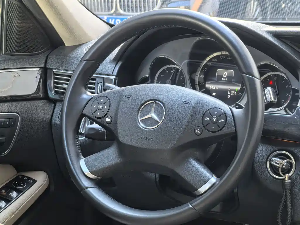 Mercedes-Benz E-Class 2013 — фото 15