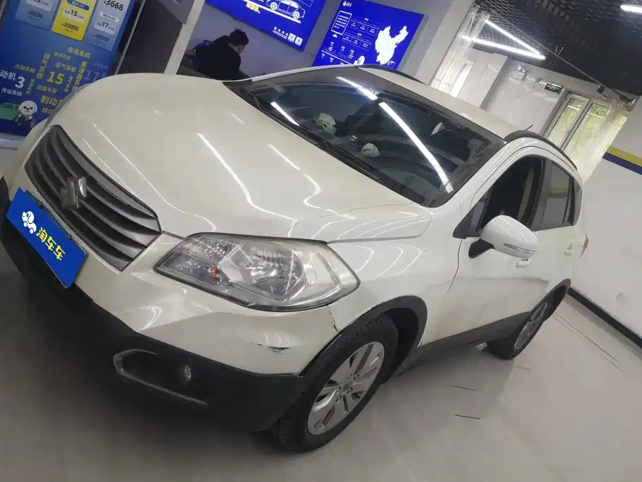 Suzuki S-Cross 2015