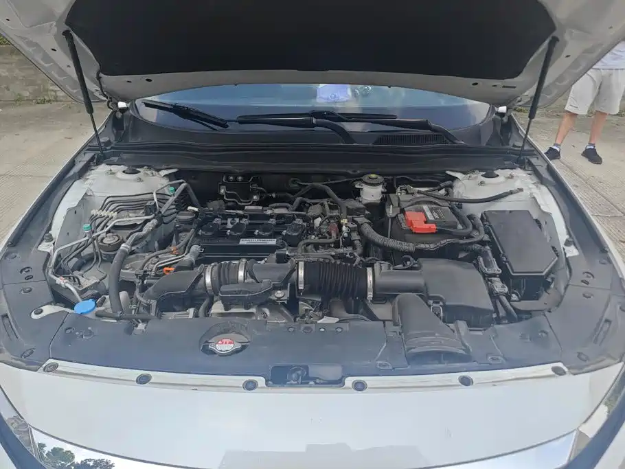 Honda Accord 2022 — фото 10