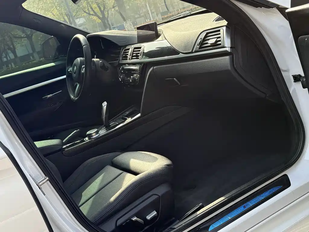 BMW 3 Series GT 2019 — фото 11