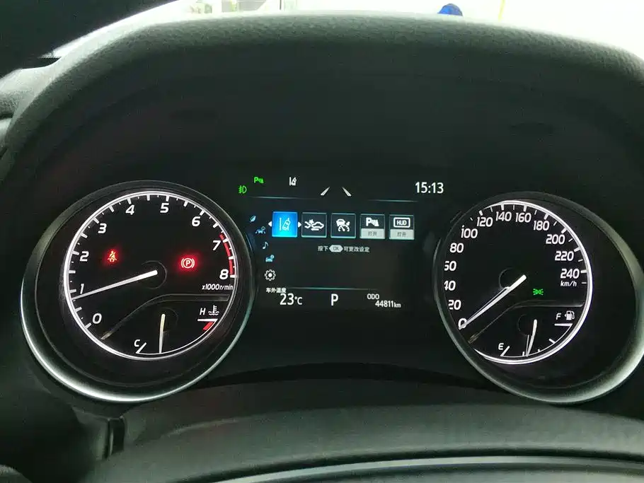 Toyota Camry 2023 — фото 14