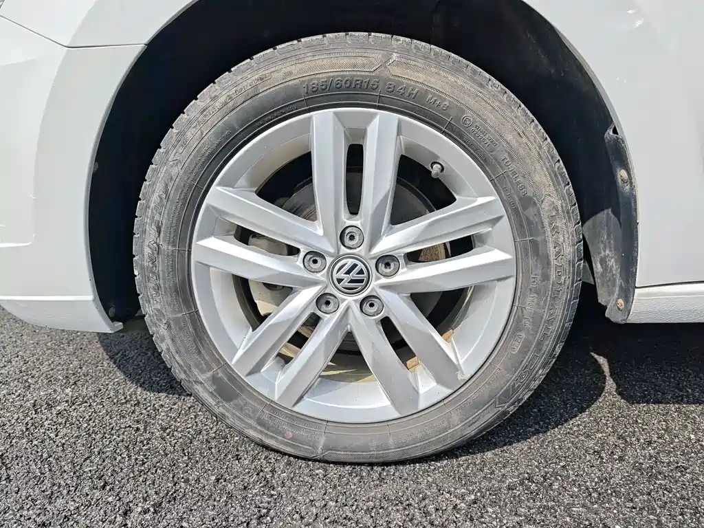 Volkswagen Jetta 2019 — фото 14