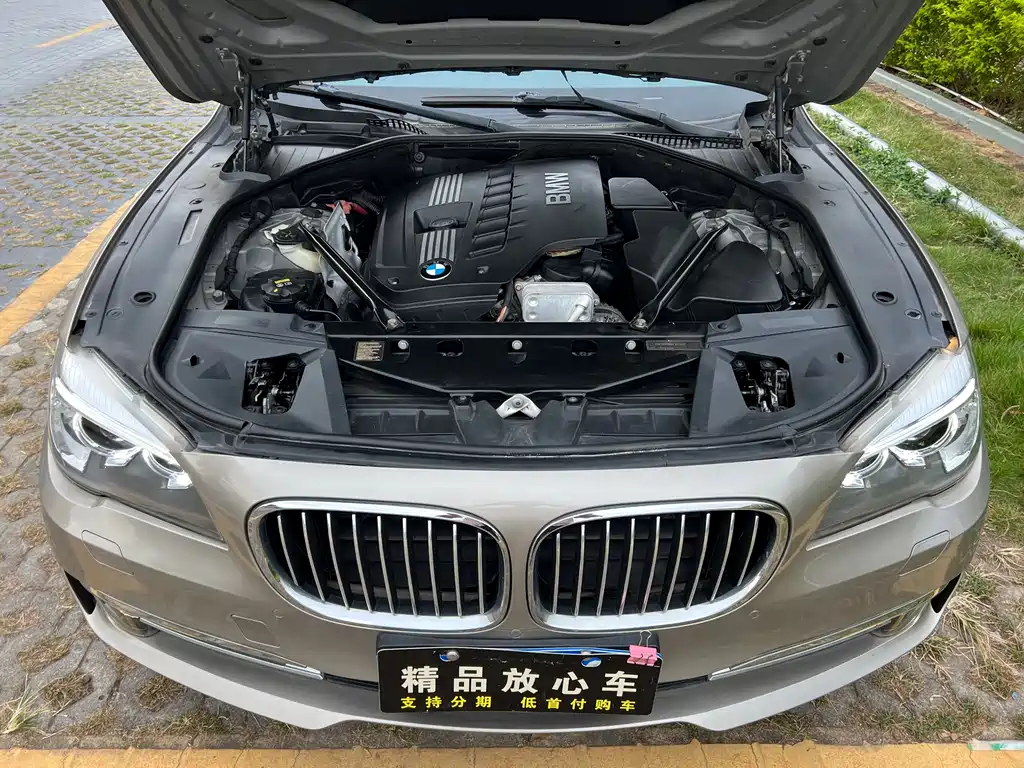 BMW 7 Series 2012 — фото 19