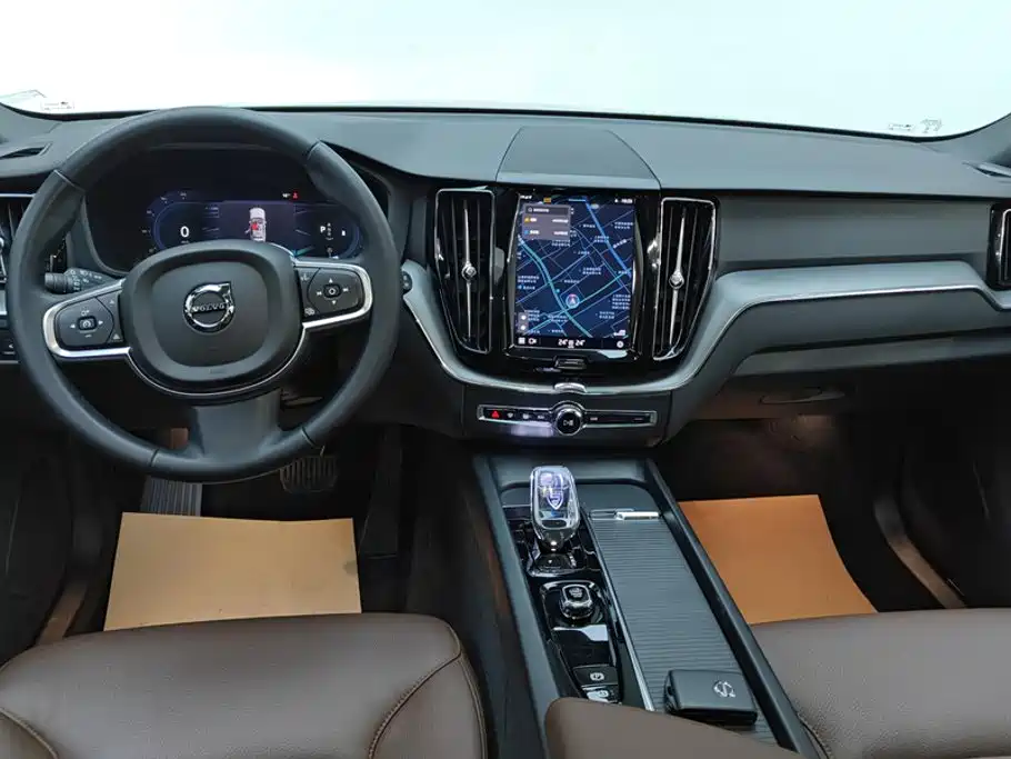 Volvo XC60 2024 — фото 12