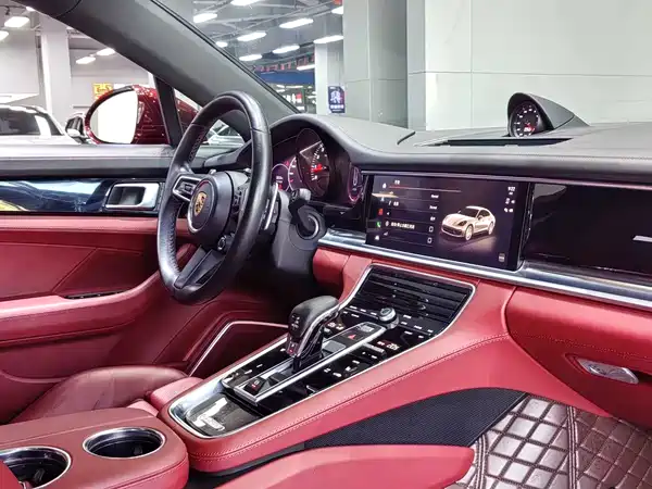 Porsche Panamera 2023