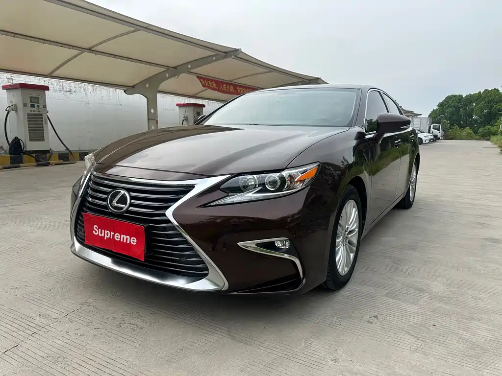 Lexus ES 2016
