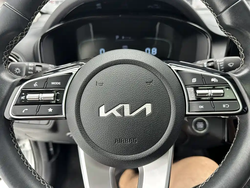 Kia K3 2023 — фото 15