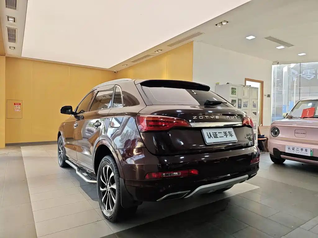 Zotye SR7 2016 — фото 24