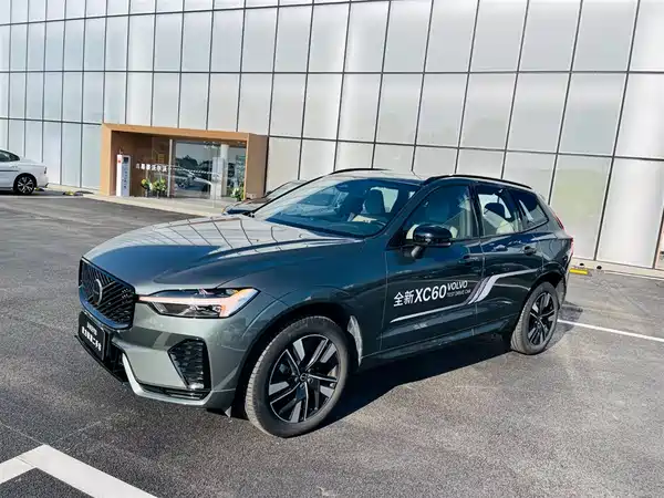 Volvo XC60 2025