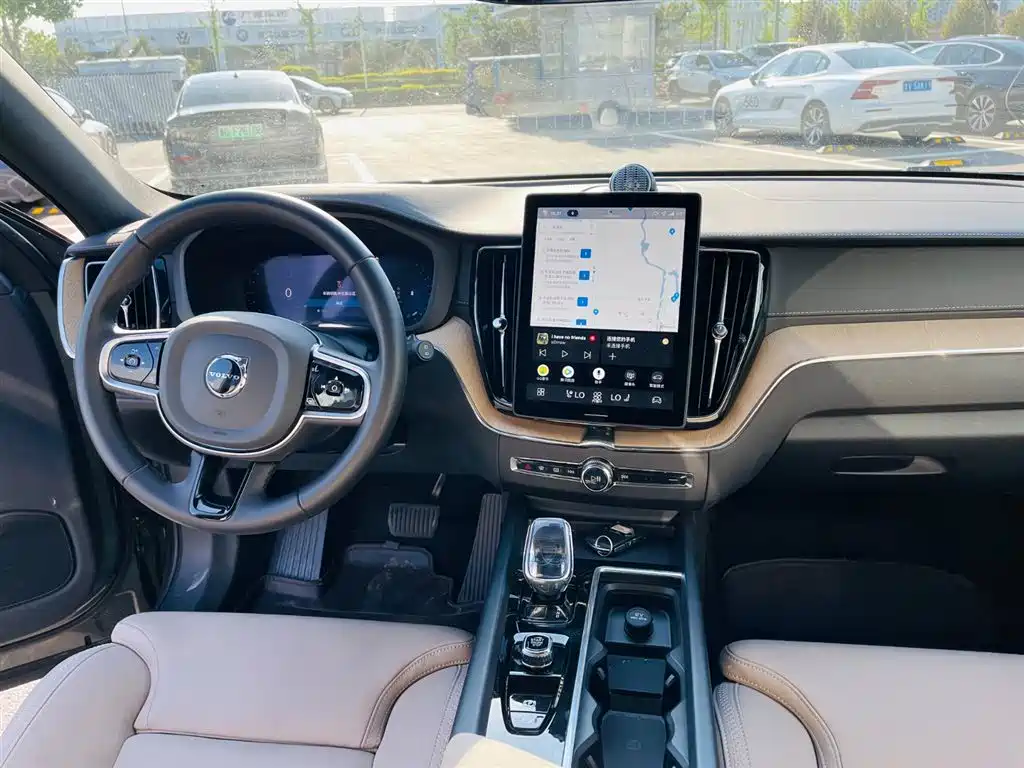 Volvo XC60 2025 — фото 18