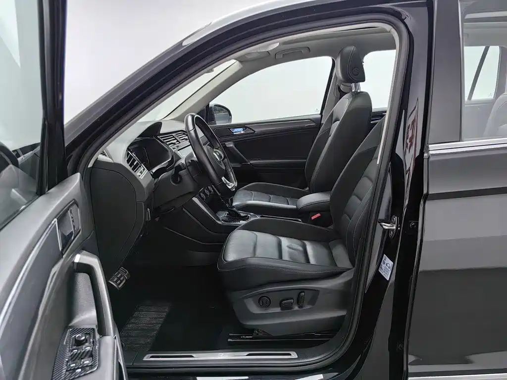 Volkswagen Tiguan L 2021 — фото 10