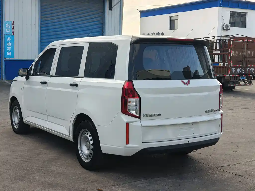 Wuling Hongguang PLUS 2021